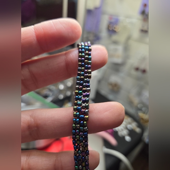 Iridescent Beaded Jewelry Set - Picture 5 of 7
